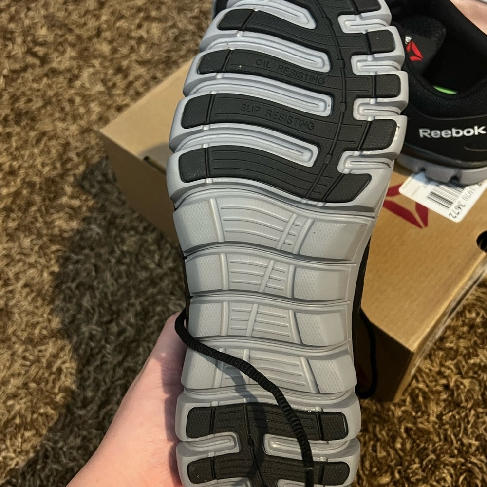 Reebok Shoes - Picture 4 of 5